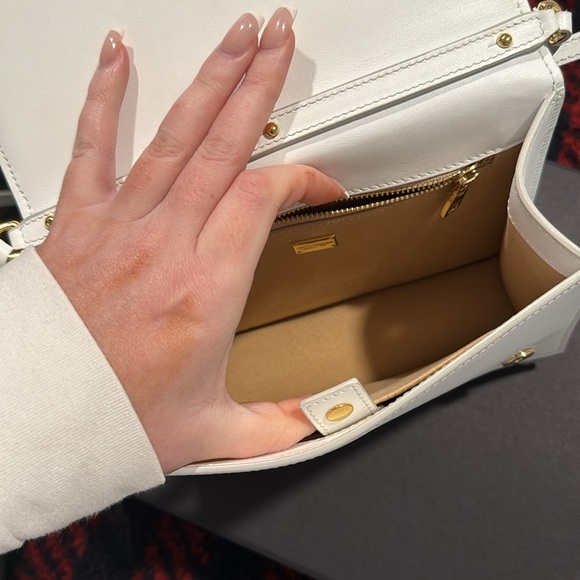 Dolce & Gabanna clutch/adjustable strap - Picture 3 of 7